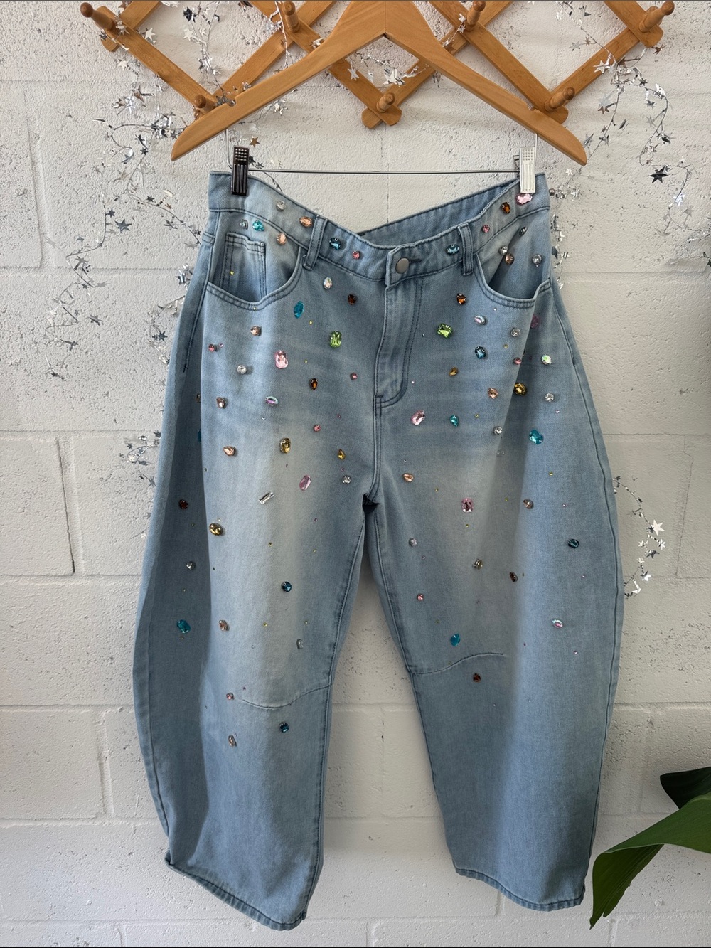 Gem stone light wash barrel jeans